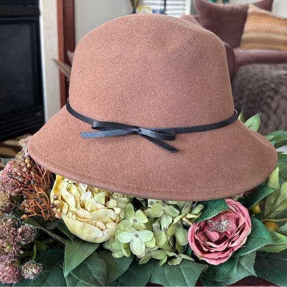 100% Wool Felt Brown Trench Hat w/ Banded Black Bow Accent main image 4